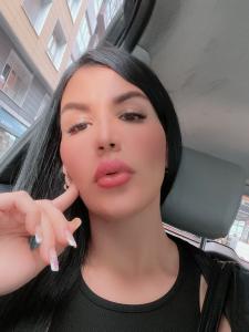 613576847: Chica busca chico en La Coruña