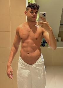 Chico busca chica en Las Palmas: 