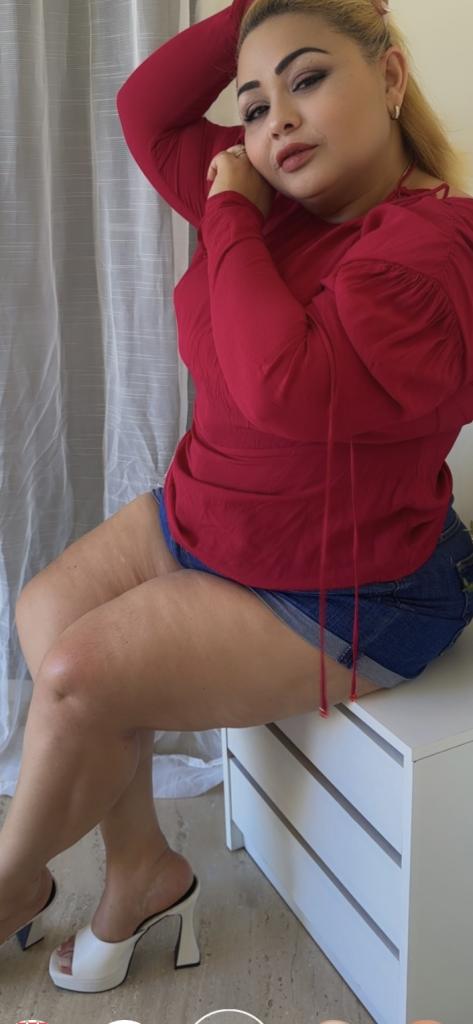 613933775: Chica busca chico en Málaga