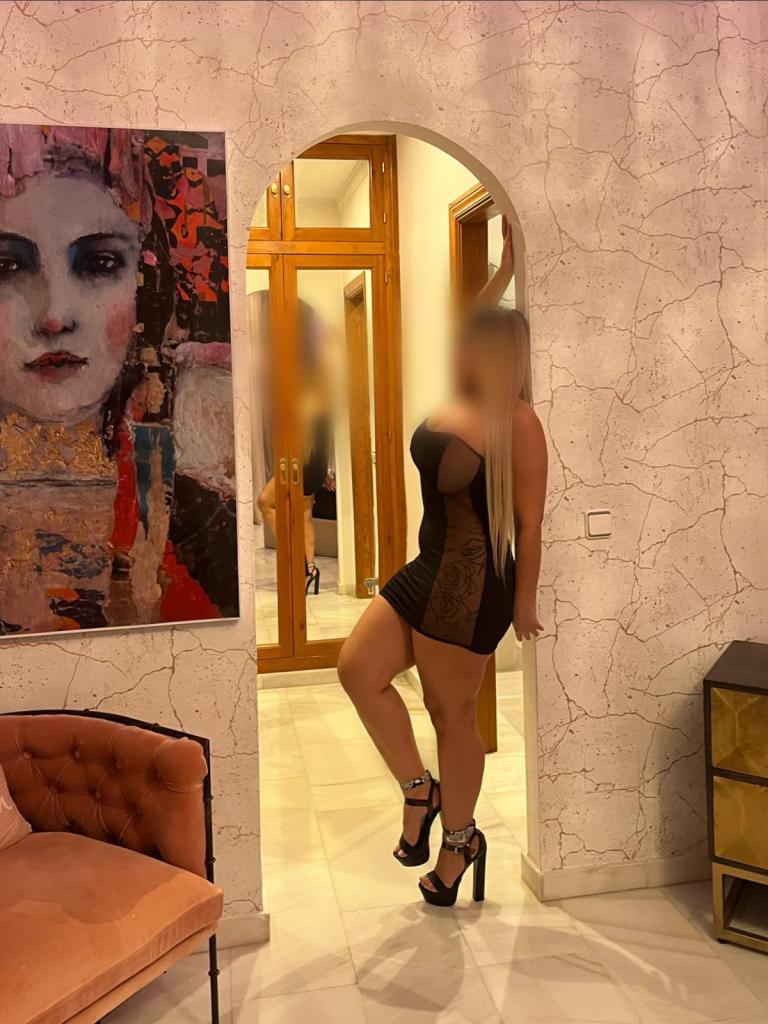 Chica busca chico en Almería: 