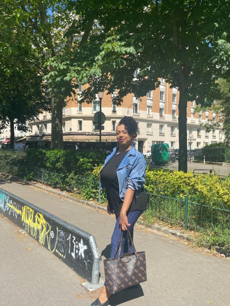 613670735: Transexual en Pontevedra