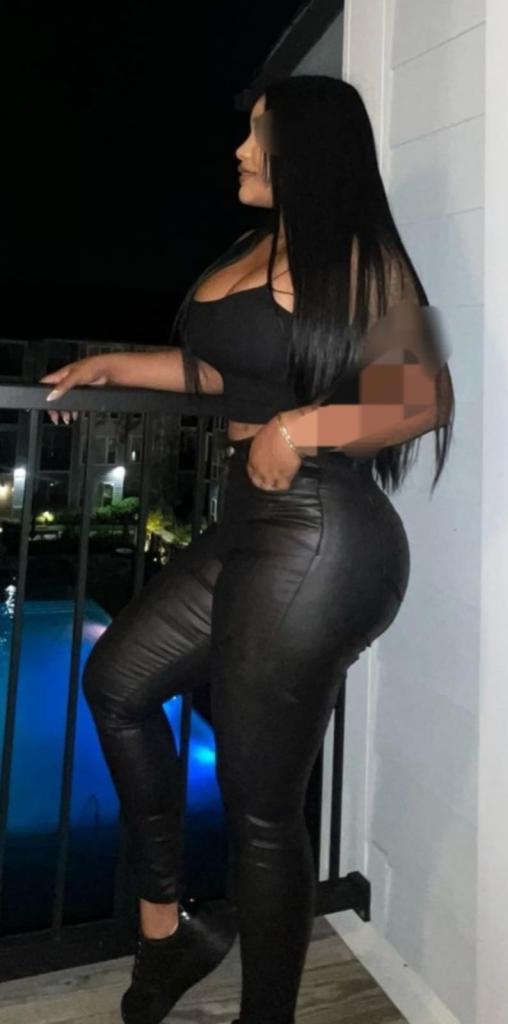 613947998: Chica busca chico en La Coruña