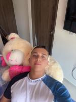 647086323: Chico busca chica en Madrid