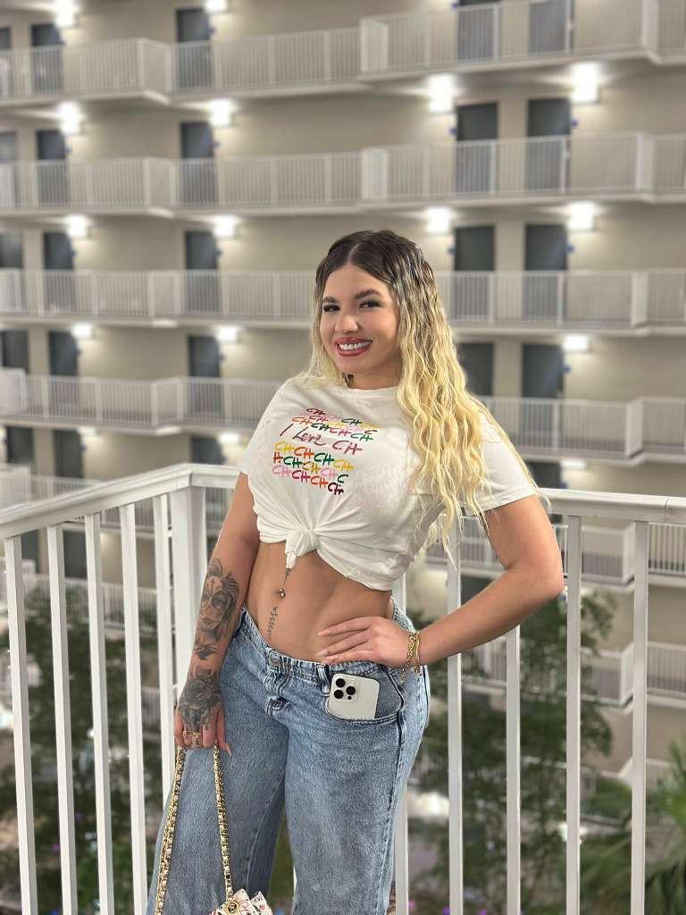 687709763: Chica busca chico en Málaga