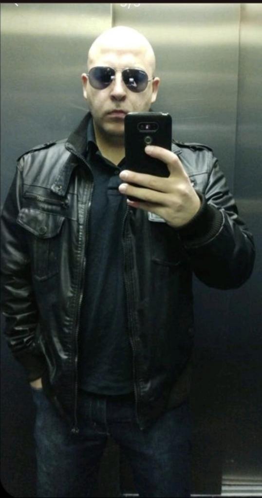 674572938: Chico busca chica en La Coruña