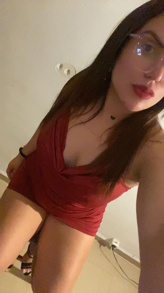 624153910: Chica busca chico en Sevilla