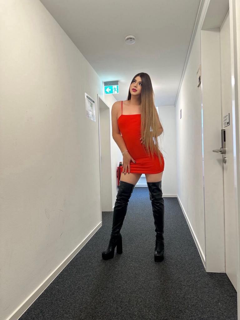 614216088: Travesti en Asturias