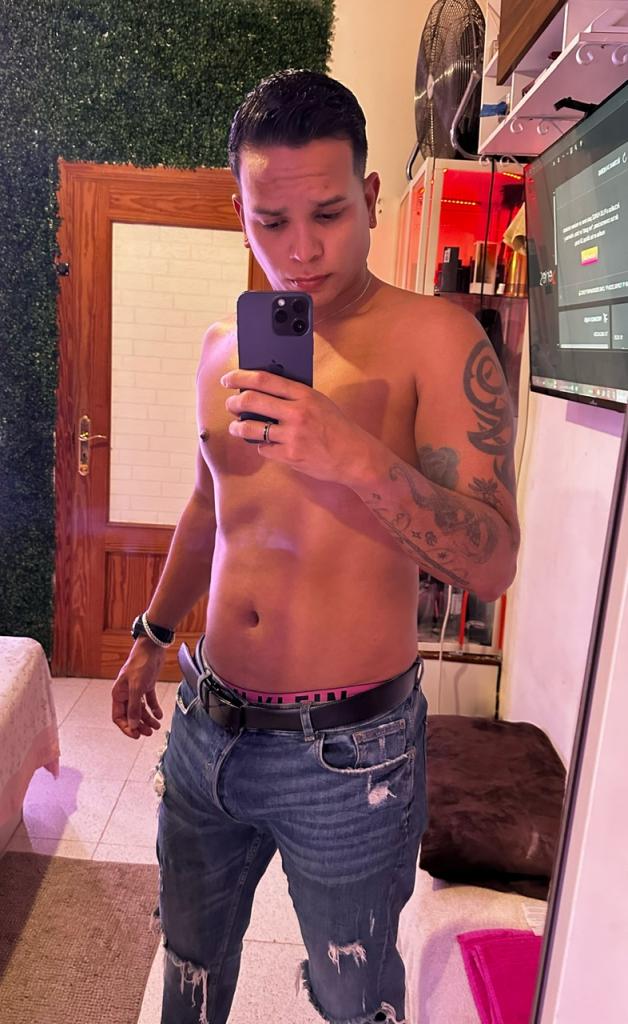 631225566: Chico busca chica en Valencia