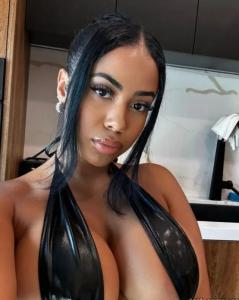 610150919: Chica busca chico en Sevilla