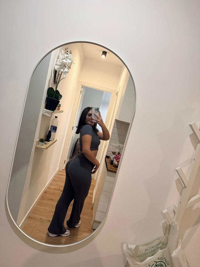 664189895: Chica busca chico en Madrid