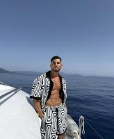 607855219: Chico busca chica en Málaga