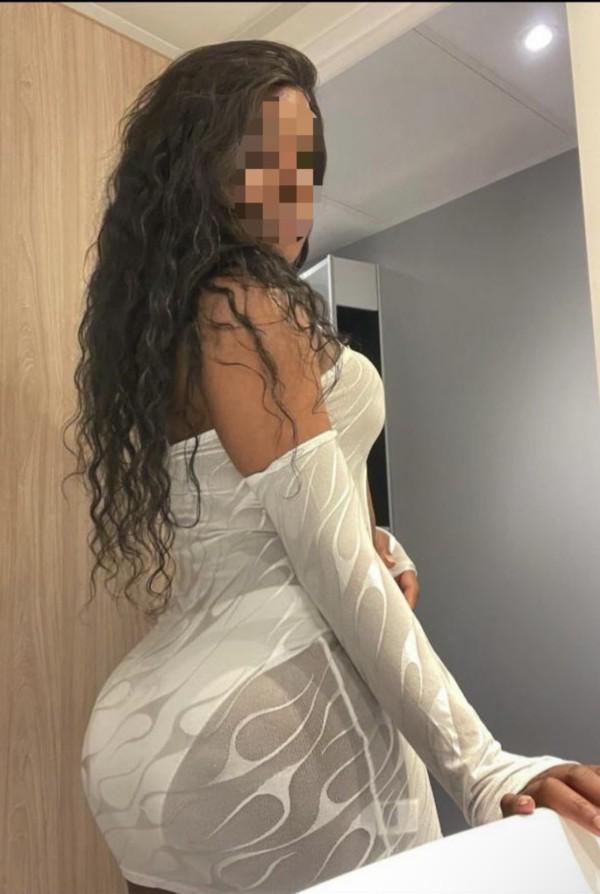 641347039: Chica busca chico en La Coruña