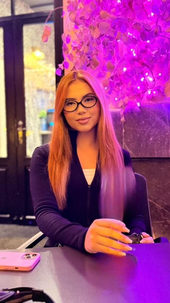 Chica busca chico en Almería: 