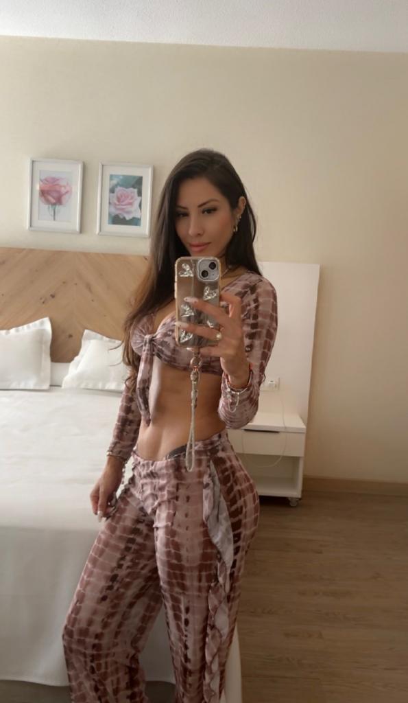 Chica busca chico en Ibiza: 