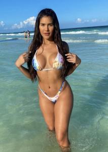 Chica busca chico en Alicante: Chica busca chico