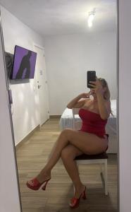 672964861: Chica busca chico en Madrid