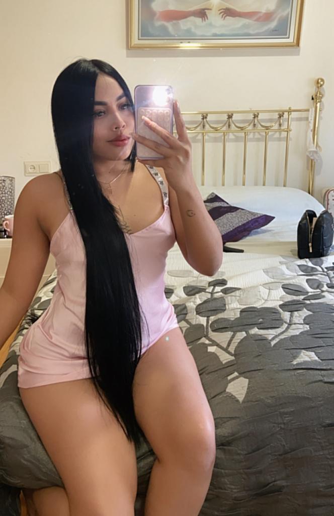 612209262: Chica busca chico en Navarra