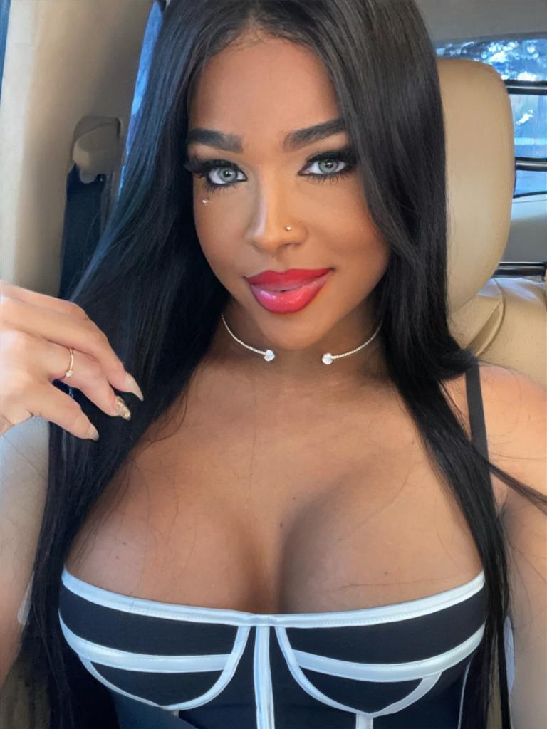 643967189: Travesti en Barcelona