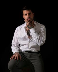 640942698: Chico busca chica en Barcelona