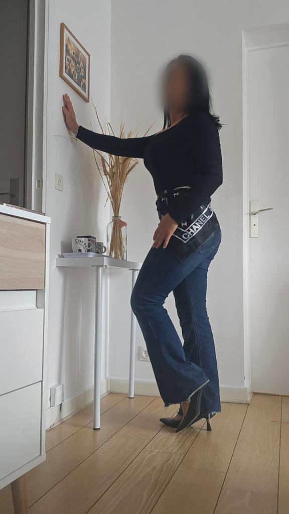 Chica busca chico en Huesca: 