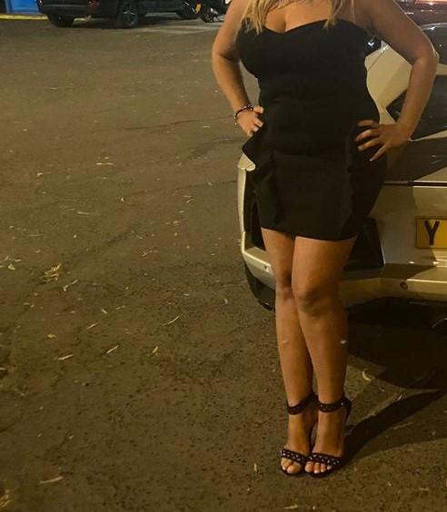 Chica busca chico en Huelva: 