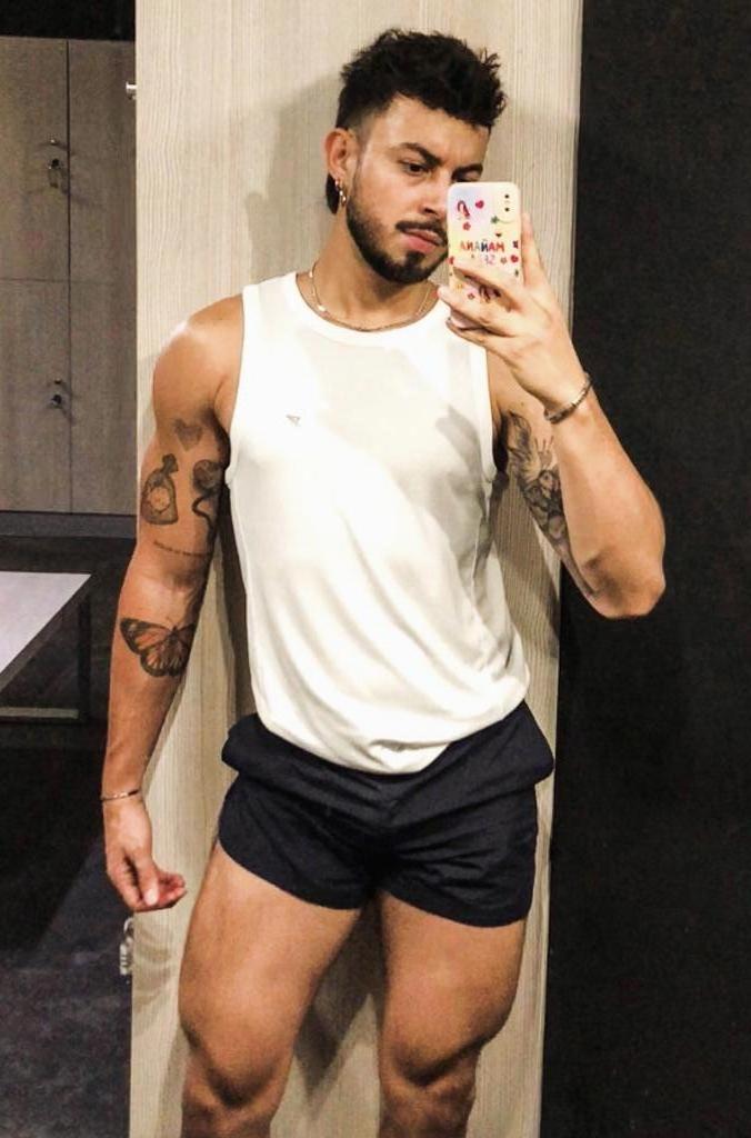 672044911: Chico busca chica en Valencia