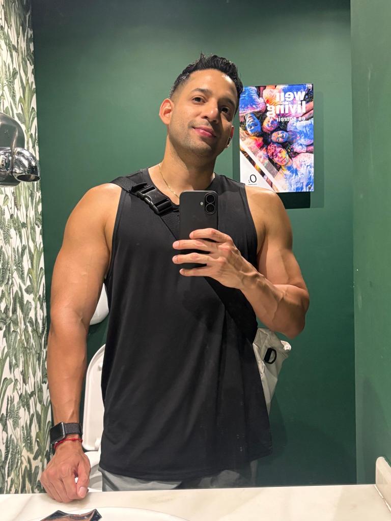 Chico busca chica en Sevilla: 