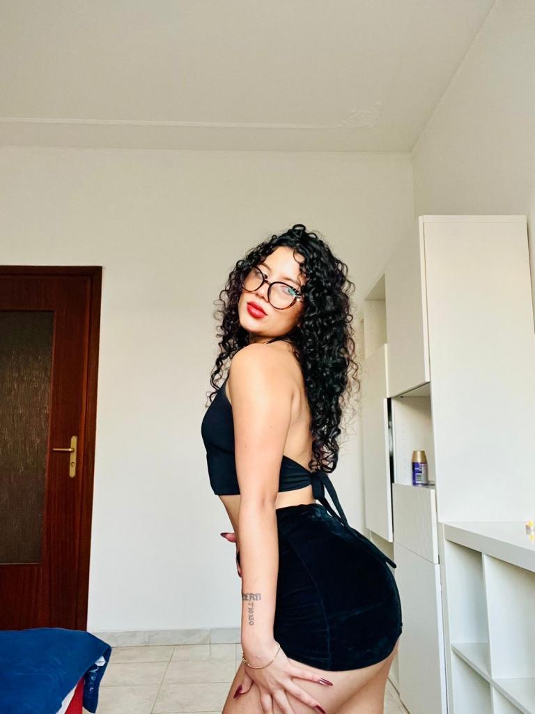 Chica busca chico en Cádiz: 