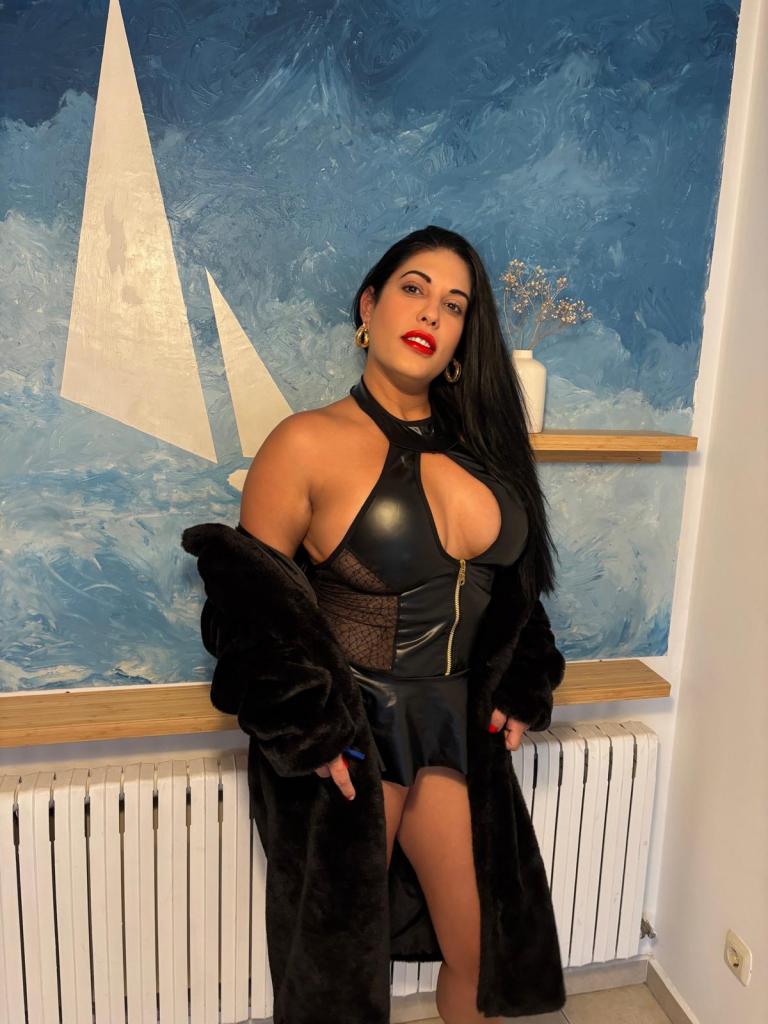 611266604: Chica busca chico en Sevilla