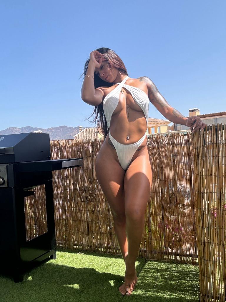 Chica busca chico en Ibiza: 