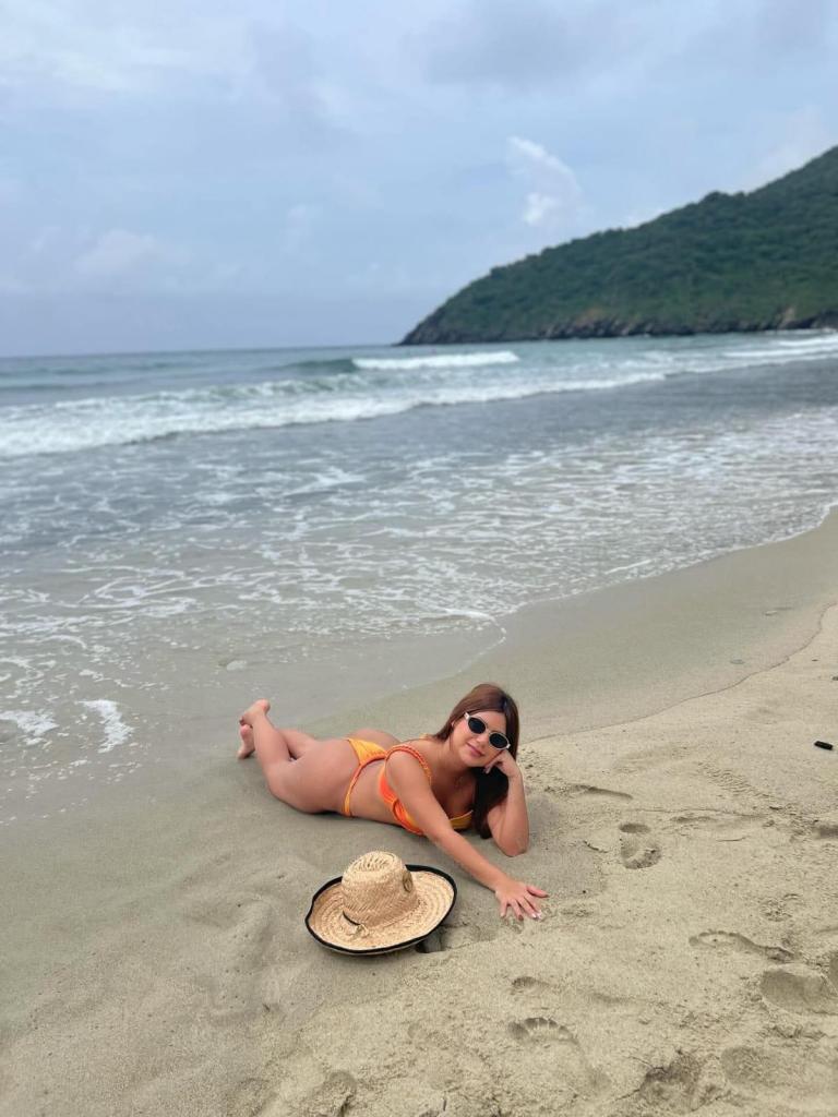 632975359: Chica busca chico en La Coruña