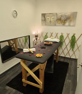 607264651: Chica busca chico en Barcelona