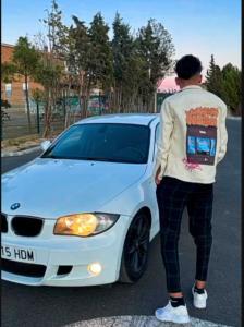 672921272: Chica busca chico en Zaragoza