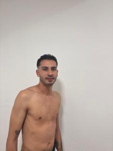 613216388: Chico busca chica en Málaga