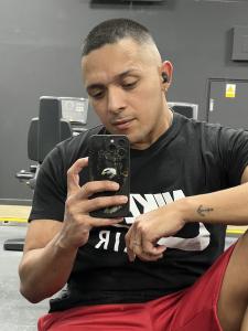 661053339: Chico busca chica en Alicante