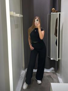 672954764: Chica busca chico en Barcelona