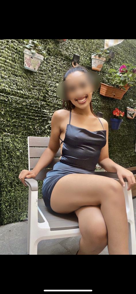 631338855: Chica busca chico en Barcelona