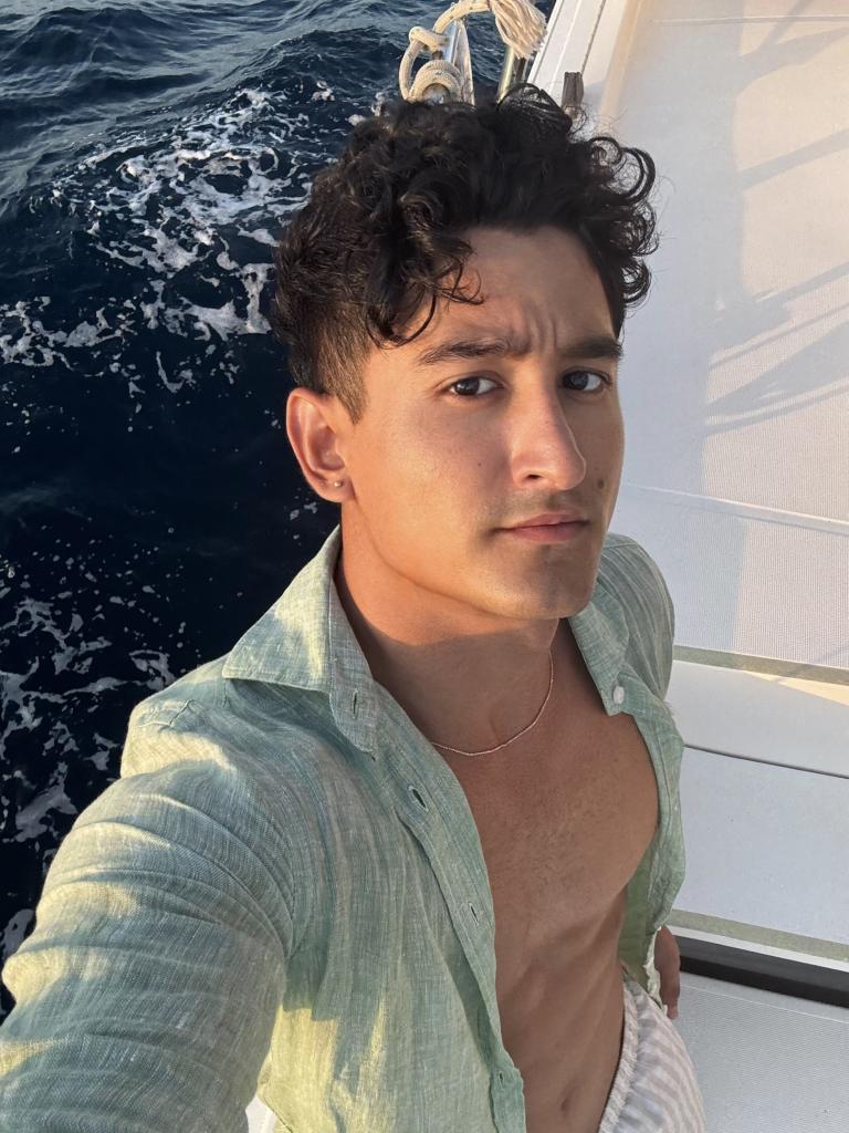 Chico busca chica en Granada: 