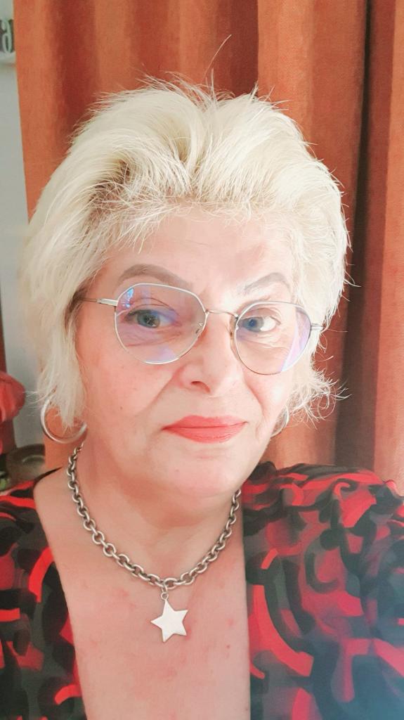 Chica busca chico en Almería: 