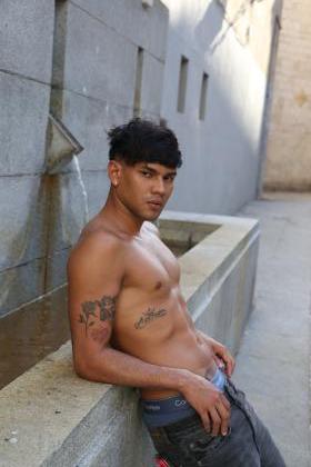 663332617: Chico busca chica en Madrid