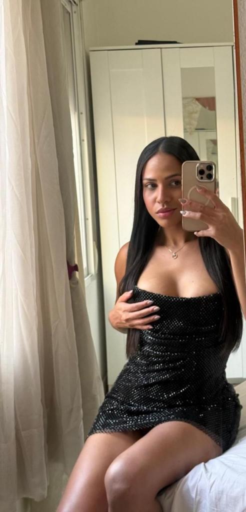 Chica busca chico en Alicante: Chica busca chico