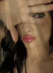 695045976: Chica busca chico en Madrid