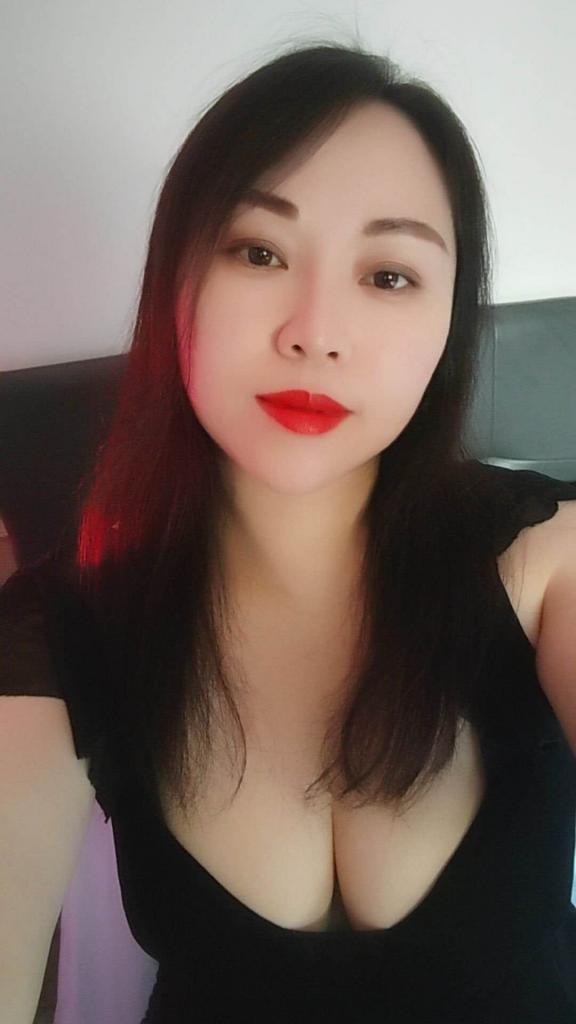 647095815: Chica busca chico en Valencia