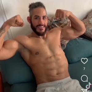 624449733: Chico busca chica en Valencia