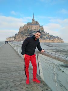 Chico busca chica en Orense: 