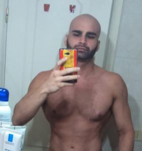 610657829: Chico busca chica en Barcelona