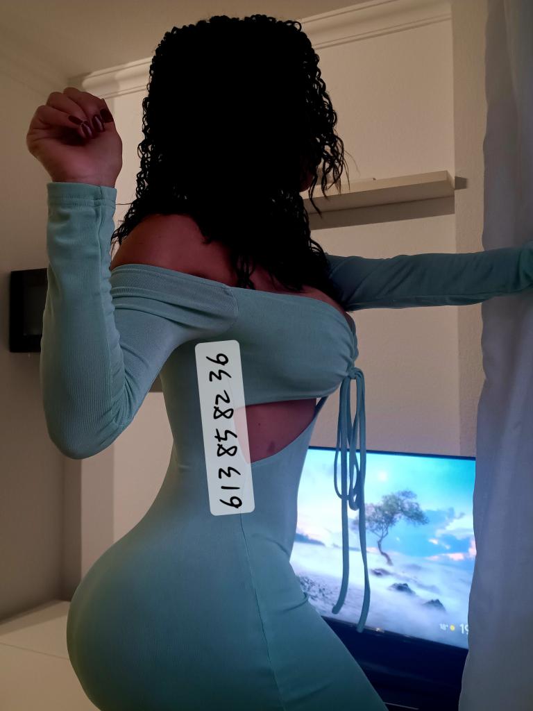 Chica busca chico en Cádiz: 