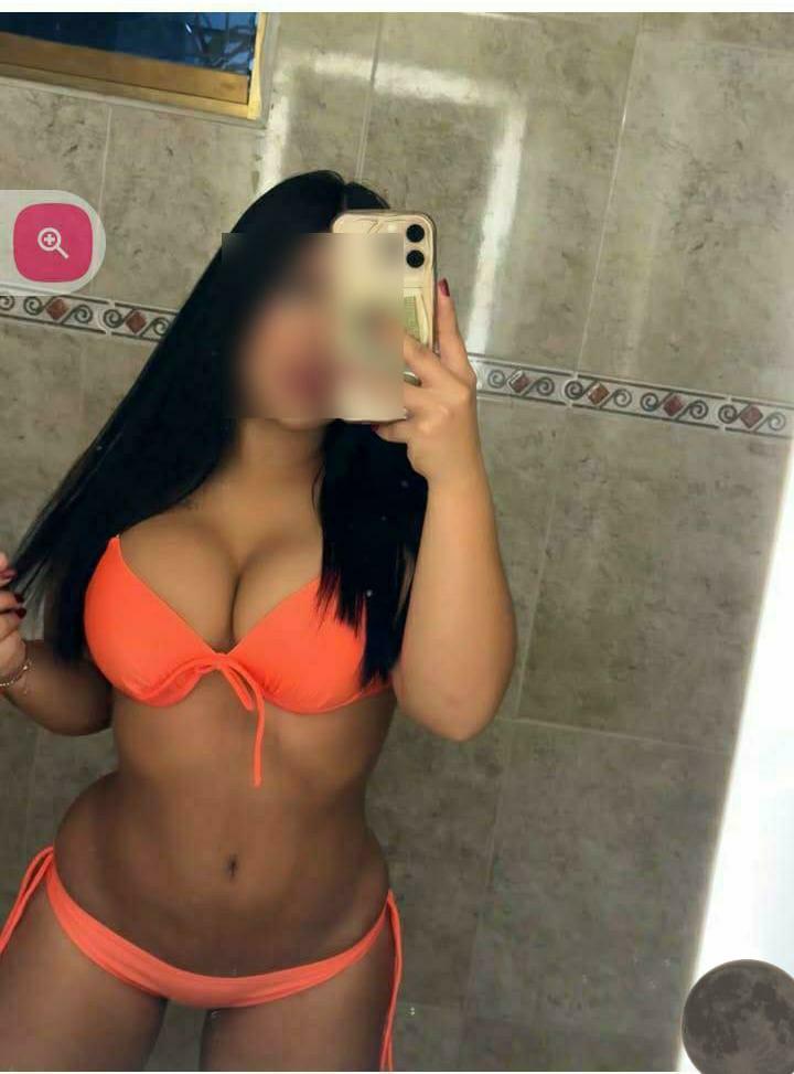 Chica busca chico en La Coruña: Chica busca chico