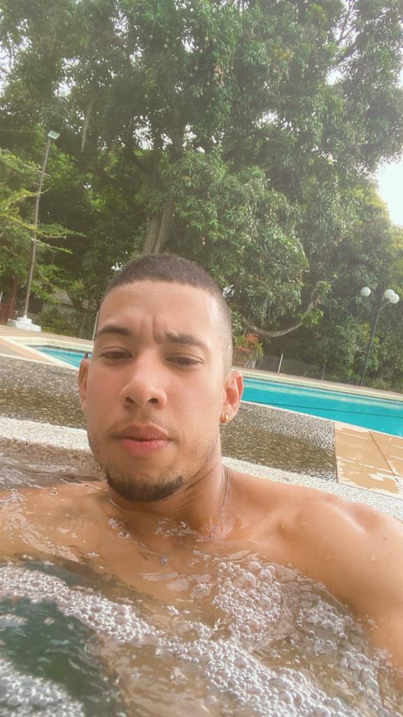 Chico busca chica en Sevilla: 