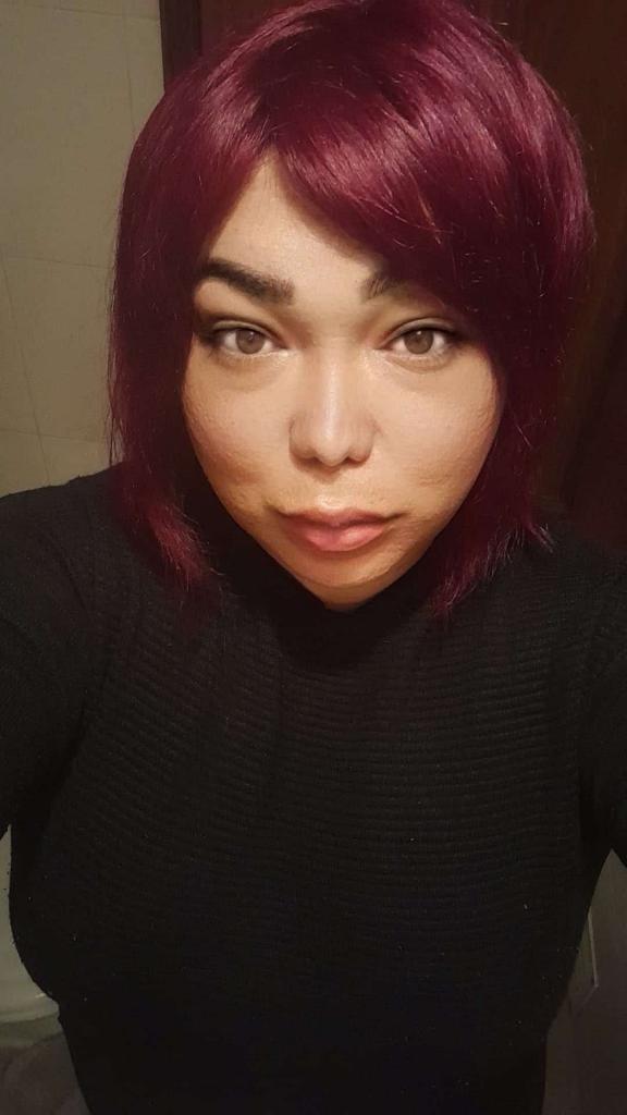 664689098: Travesti en Orense